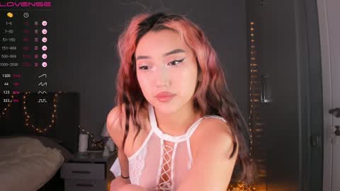 minnie_jin online show from 12-14-24, 02:21