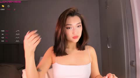 minnie_jin online show from 12-24-24, 02:12