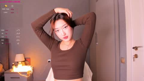 minnie_jin online show from 01-21-25, 01:43
