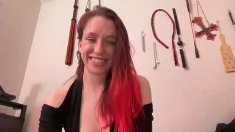 Minx online show from 01-31-25, 01:22