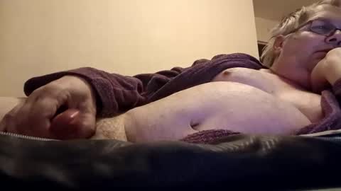 Snapshot of minos60200 chatting on 12-28-24, 07:11 Stephano online show from 12-28-24, 07:11