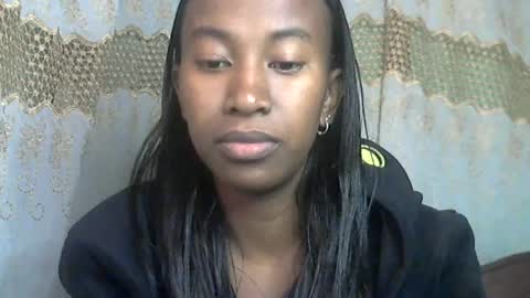 minouch211907 online show from 06-12-26, 04:55