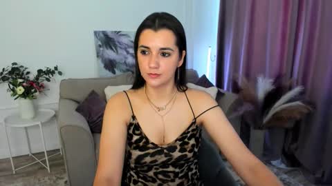 Snapshot of mintydaze chatting on 09-21-25, 11:45 Jessi online show from 09-21-25, 11:45