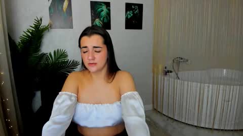 Snapshot of mintydaze chatting on 10-06-25, 07:22 Jessi online show from 10-06-25, 07:22