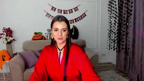 Snapshot of mintydaze chatting on 11-06-25, 08:32 Jessi online show from 11-06-25, 08:32