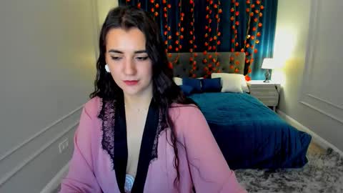 Snapshot of mintydaze chatting on 11-18-25, 08:13 Jessi online show from 11-18-25, 08:13