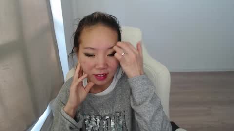 Snapshot of mira_g chatting on 10-31-25, 12:50 mira_g online show from 10-31-25, 12:50