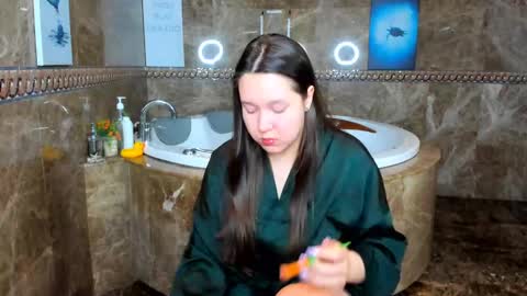 Snapshot of mira_karter chatting on 03-05-25, 02:46 Mira online show from 03-05-25, 02:46