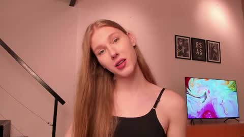 Snapshot of mira_lite chatting on 06-15-26, 01:19 Mira online show from 06-15-26, 01:19