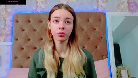 mira_lynxx online show from 10-27-25, 03:43