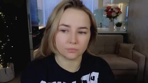 Mira online show from 03-15-26, 01:22