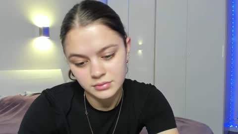 Snapshot of miraa_m chatting on 11-16-25, 08:25 Mira online show from 11-16-25, 08:25