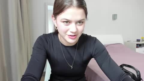 Snapshot of miraa_m chatting on 11-26-25, 08:32 Mira online show from 11-26-25, 08:32