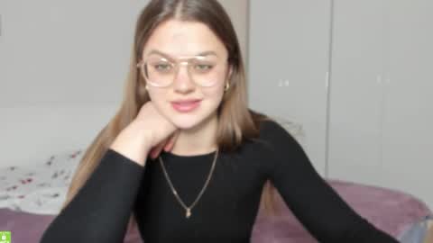 Snapshot of miraa_m chatting on 12-13-25, 08:47 Mira online show from 12-13-25, 08:47