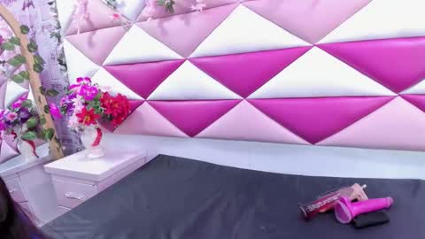 Snapshot of mirabella_miller chatting on 10-30-25, 12:17 mirabella_miller online show from 10-30-25, 12:17