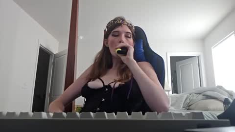 miracat4u online show from 10-31-25, 05:03