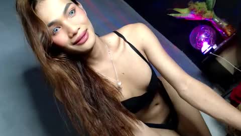 Zoey online show from 11-27-25, 06:59