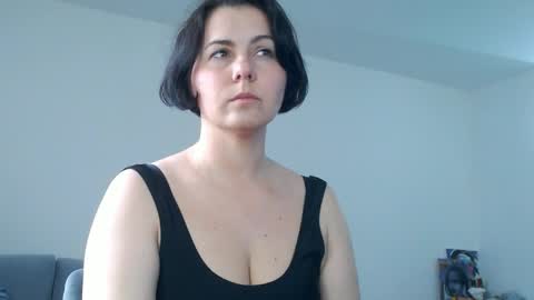 Meera online show from 05-17-26, 06:00