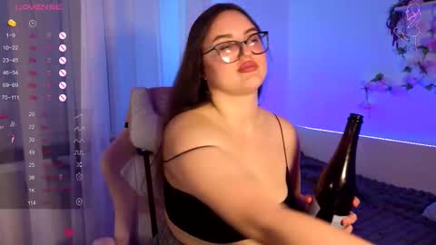 Snapshot of miraluccian chatting on 09-10-25, 07:14 miraluccian online show from 09-10-25, 07:14