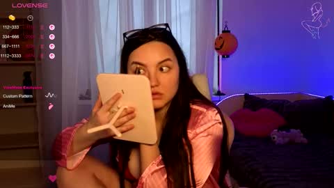 Snapshot of miraluccian chatting on 11-08-25, 11:54 miraluccian online show from 11-08-25, 11:54