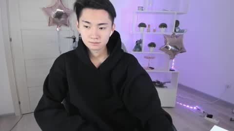 Snapshot of miram_yoo chatting on 12-03-24, 05:20 online show from 12-03-24, 05:20