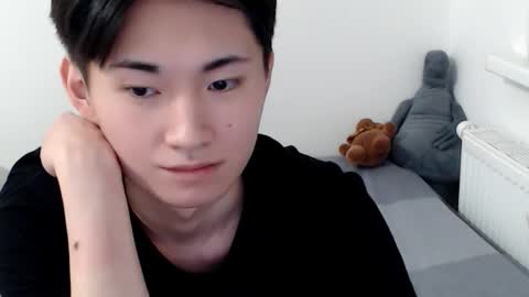 Snapshot of miram_yoo chatting on 10-15-25, 03:17 online show from 10-15-25, 03:17