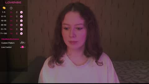 Snapshot of miranadevl chatting on 09-11-25, 09:26 Kira online show from 09-11-25, 09:26