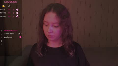 Snapshot of miranadevl chatting on 09-17-25, 09:38 Kira online show from 09-17-25, 09:38