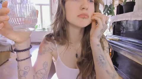 Snapshot of miranda2_0 chatting on 11-08-25, 08:03 miranda2_0 online show from 11-08-25, 08:03