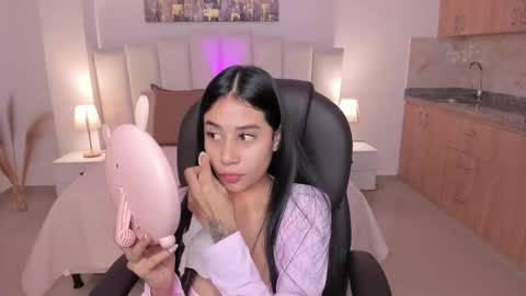 Snapshot of miranda_crawfor chatting on 09-21-25, 12:07 miranda_crawfor online show from 09-21-25, 12:07