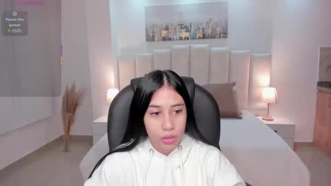 Snapshot of miranda_crawfor chatting on 10-01-25, 12:11 miranda_crawfor online show from 10-01-25, 12:11