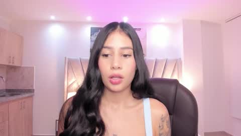 Snapshot of miranda_crawfor chatting on 10-04-25, 04:10 miranda_crawfor online show from 10-04-25, 04:10