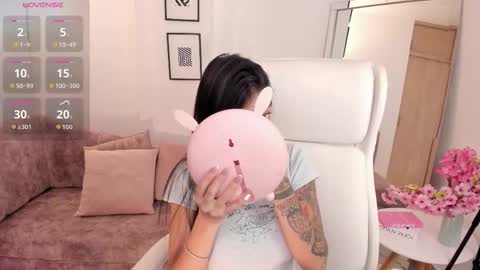 Snapshot of miranda_crawfor chatting on 10-28-25, 12:09 miranda_crawfor online show from 10-28-25, 12:09