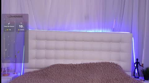 Snapshot of miranda_kery chatting on 09-19-25, 06:37 Mira online show from 09-19-25, 06:37