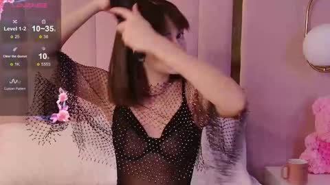 Snapshot of miranda_kery chatting on 12-14-25, 06:41 Mira online show from 12-14-25, 06:41