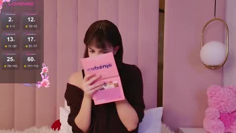 Snapshot of miranda_kery chatting on 12-22-25, 06:32 Mira online show from 12-22-25, 06:32