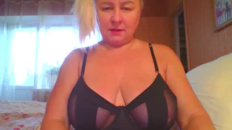 Snapshot of miranda_robinson chatting on 09-24-25, 02:26 Miranda online show from 09-24-25, 02:26