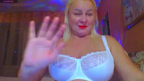 Snapshot of miranda_robinson chatting on 10-13-25, 05:46 Miranda online show from 10-13-25, 05:46