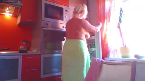 Snapshot of miranda_robinson chatting on 10-16-25, 10:05 Miranda online show from 10-16-25, 10:05