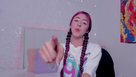 Snapshot of mirandaa_rogers chatting on 10-16-25, 07:15 Miranda Rogers online show from 10-16-25, 07:15