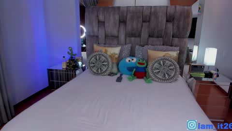 Snapshot of mirandacollins_ chatting on 02-09-25, 02:17 Miranda online show from 02-09-25, 02:17