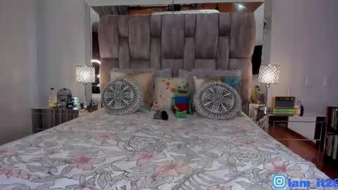 Snapshot of mirandacollins_ chatting on 09-15-25, 11:49 Miranda online show from 09-15-25, 11:49