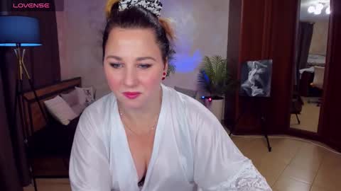 MirandaDyson online show from 09-17-25, 11:01