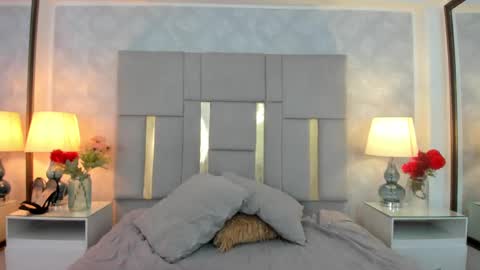 Mirandas room online show from 03-04-25, 08:27