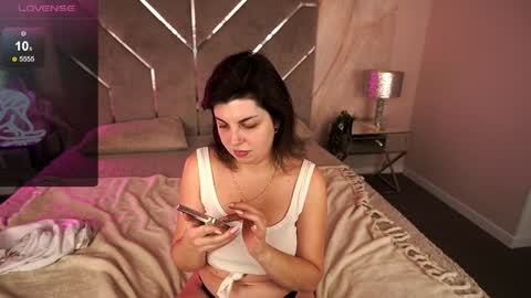 Snapshot of mirandawarm chatting on 12-12-24, 12:38 Miranda online show from 12-12-24, 12:38