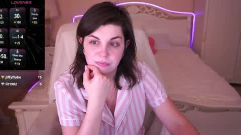 Snapshot of mirandawarm chatting on 01-18-25, 11:33 Miranda online show from 01-18-25, 11:33