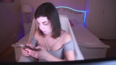 Snapshot of mirandawarm chatting on 01-21-25, 11:35 Miranda online show from 01-21-25, 11:35