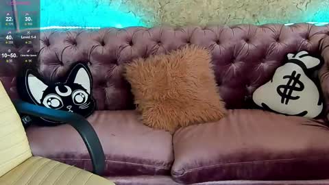 Snapshot of mirandawarm chatting on 02-15-25, 12:01 Miranda online show from 02-15-25, 12:01