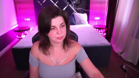 Snapshot of mirandawarm chatting on 10-14-25, 06:03 Miranda online show from 10-14-25, 06:03