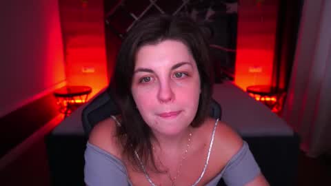 Snapshot of mirandawarm chatting on 10-17-25, 06:16 Miranda online show from 10-17-25, 06:16